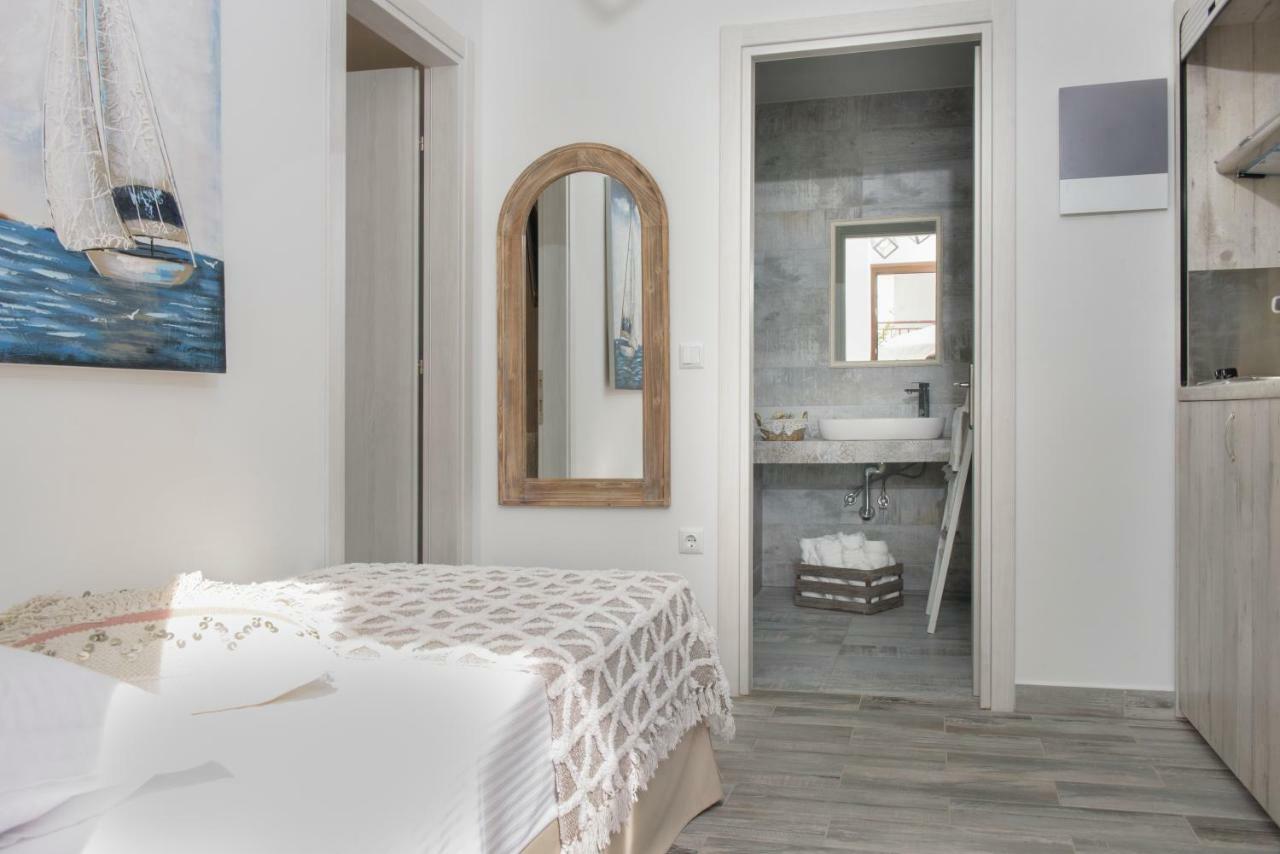 Meltemi Luxury Apartments Nea Roda Exteriör bild