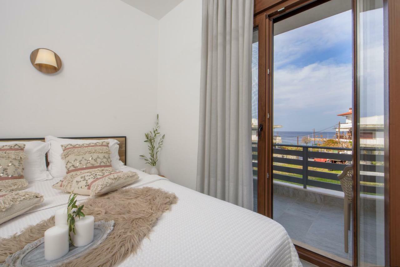 Meltemi Luxury Apartments Nea Roda Exteriör bild